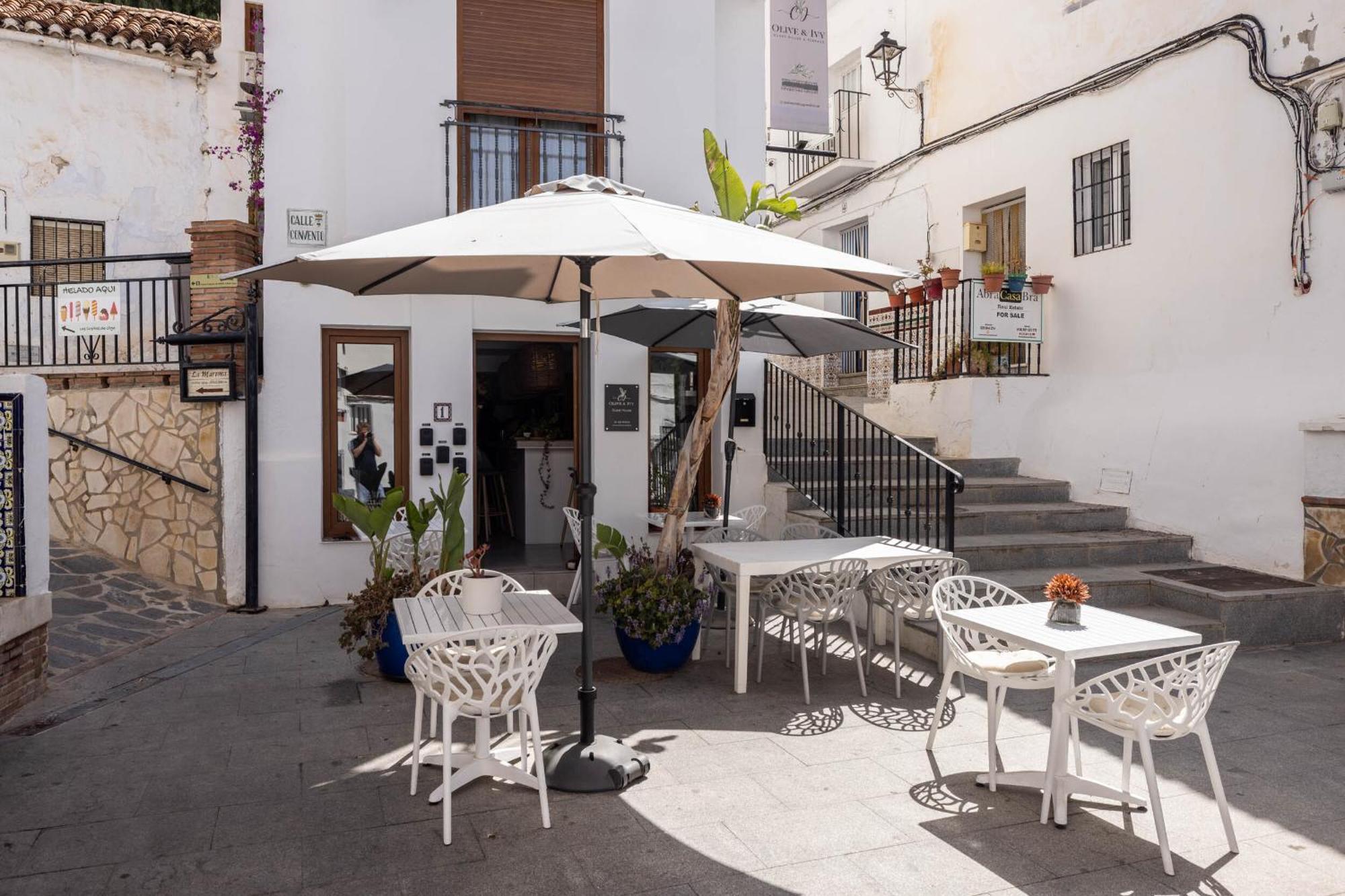 Olive & Ivy Guesthouse Канильяс-де-Асеитуно Экстерьер фото