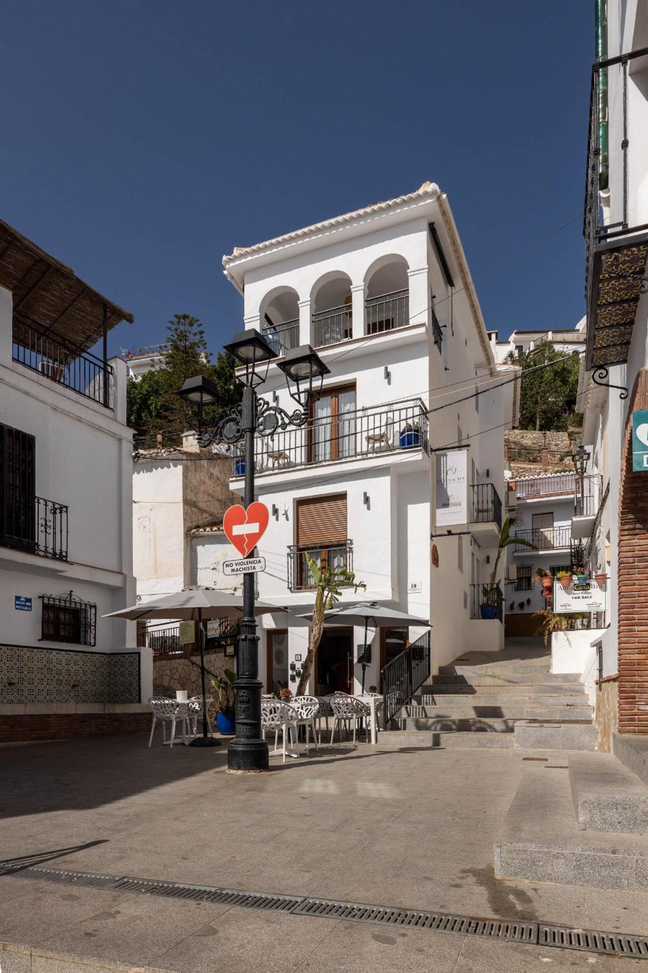 Olive & Ivy Guesthouse Канильяс-де-Асеитуно Экстерьер фото