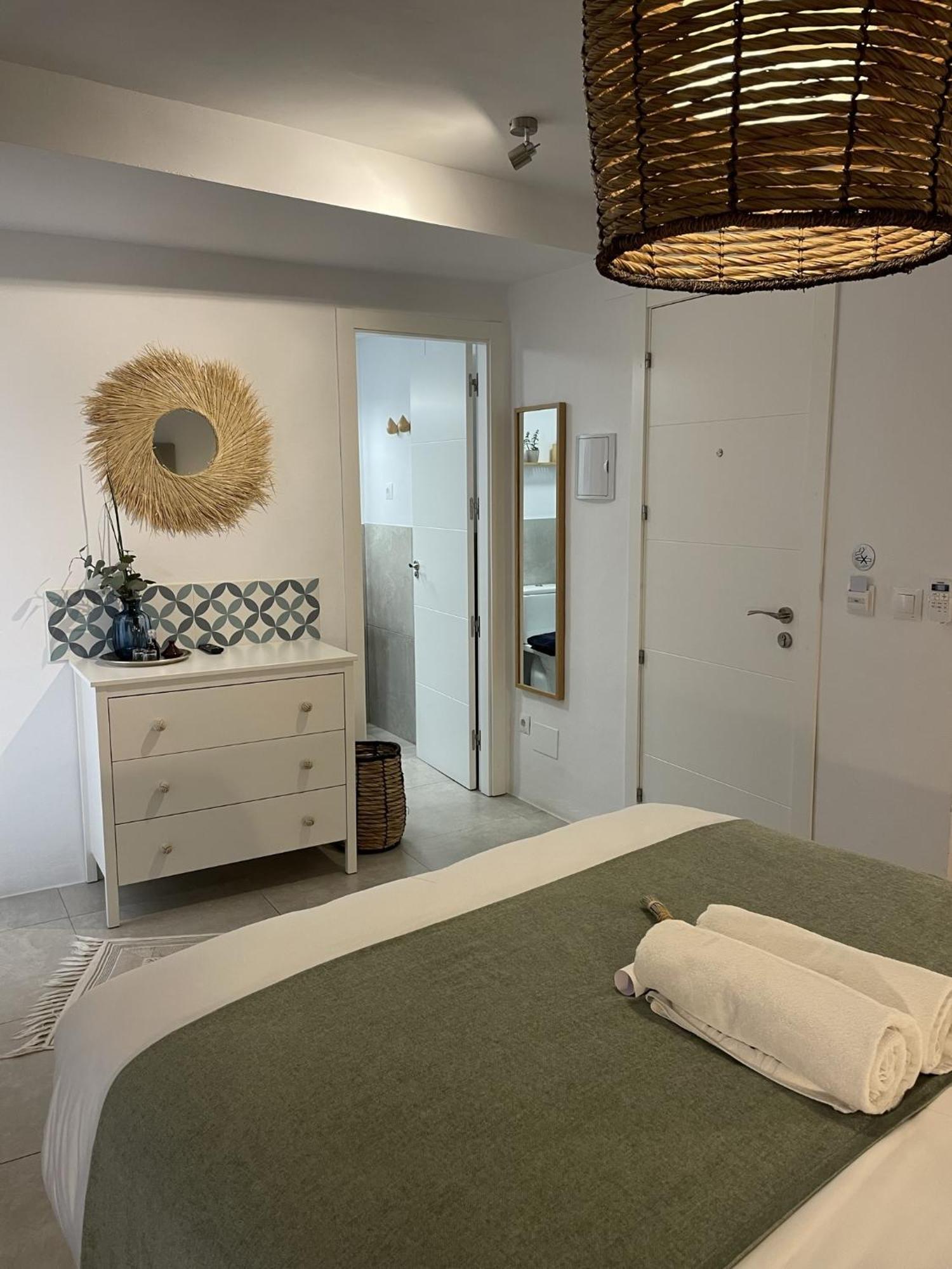 Olive & Ivy Guesthouse Канильяс-де-Асеитуно Экстерьер фото